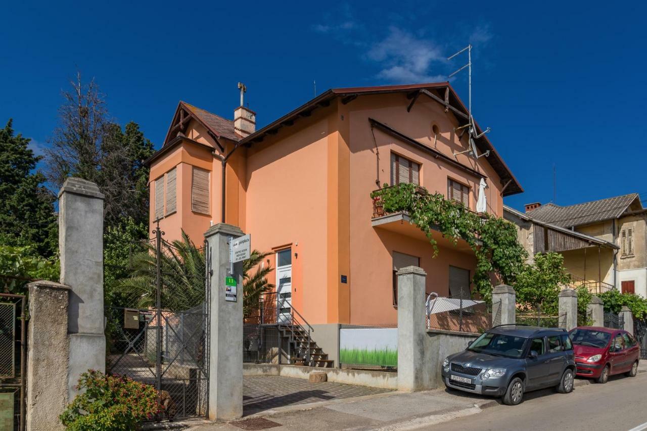 Apartment Villa Lora プーラ エクステリア 写真