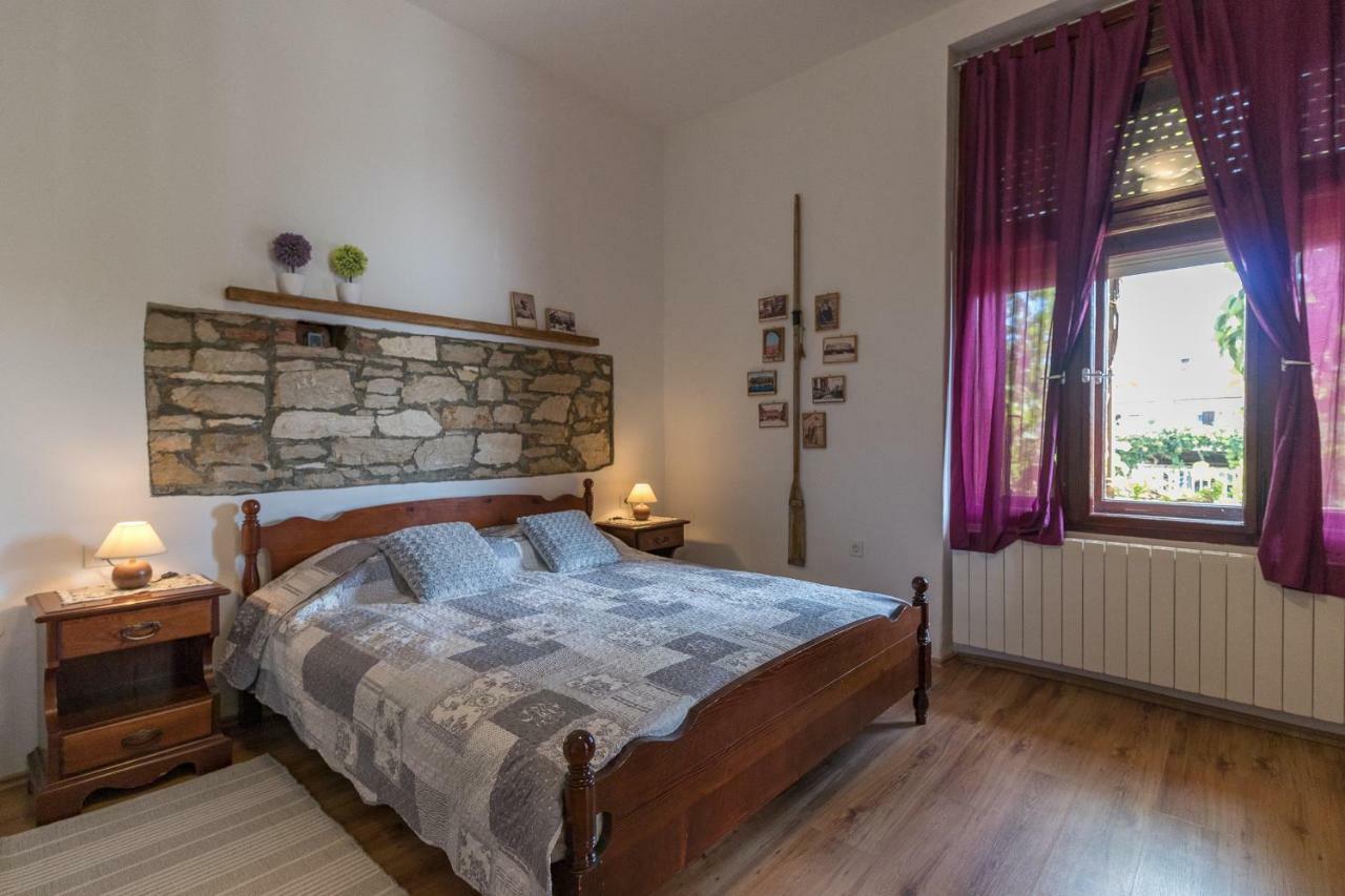 Apartment Villa Lora プーラ エクステリア 写真