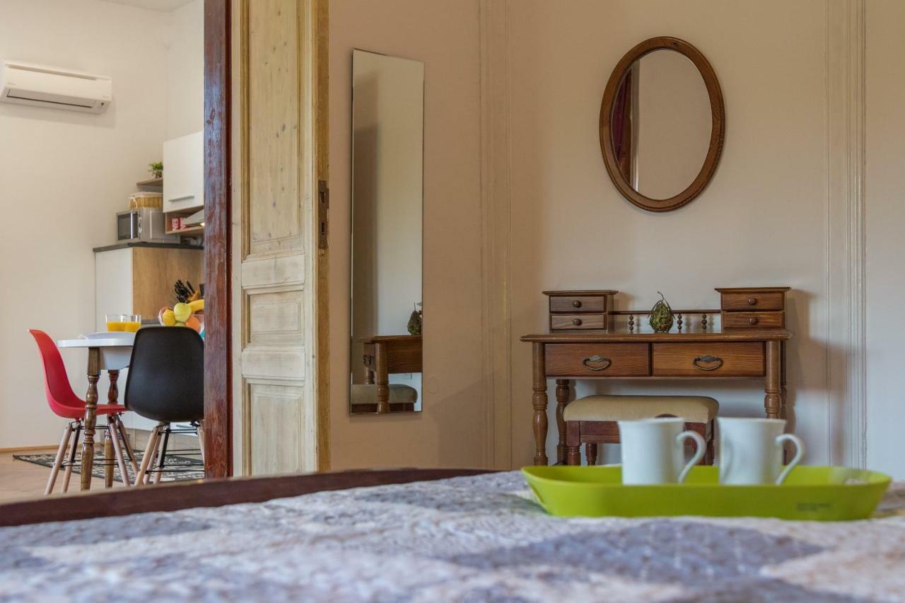 Apartment Villa Lora プーラ エクステリア 写真